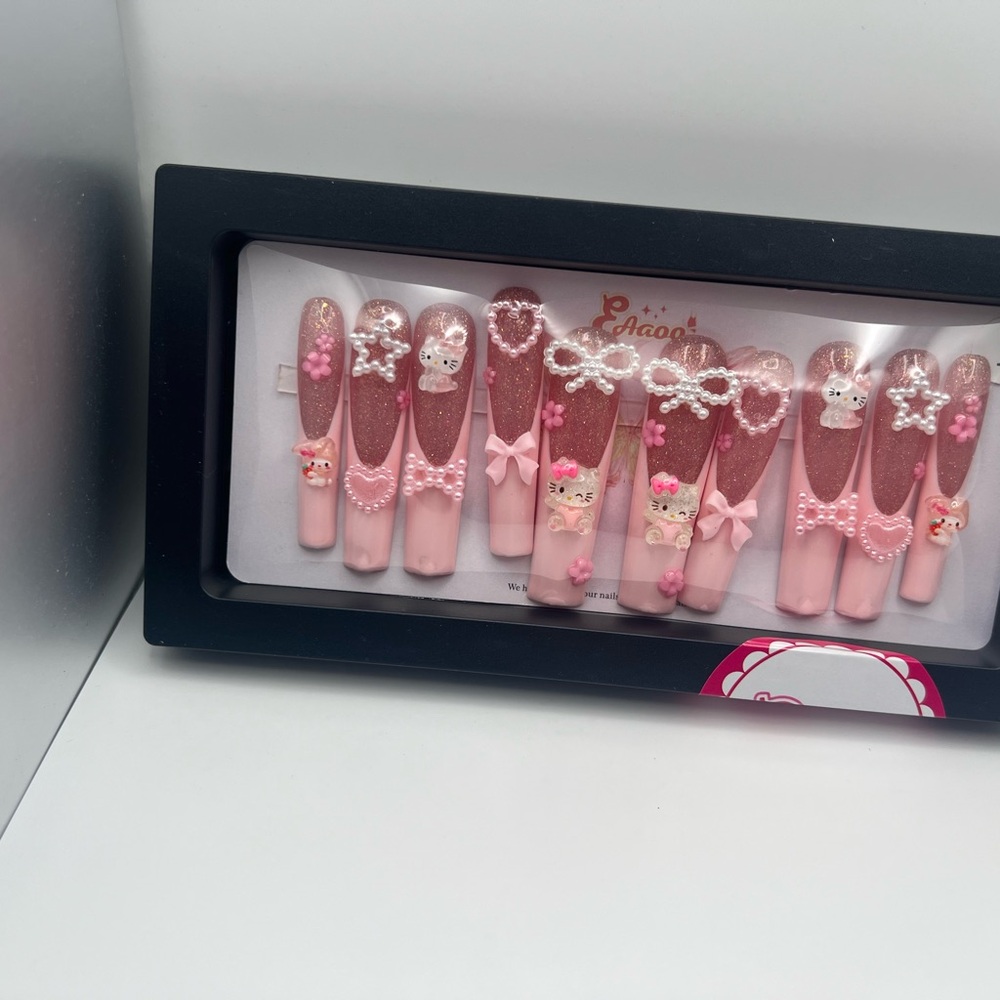 10 pcs Hello Kitty Inspired Press On Nails Set - Picture 6 of 6
